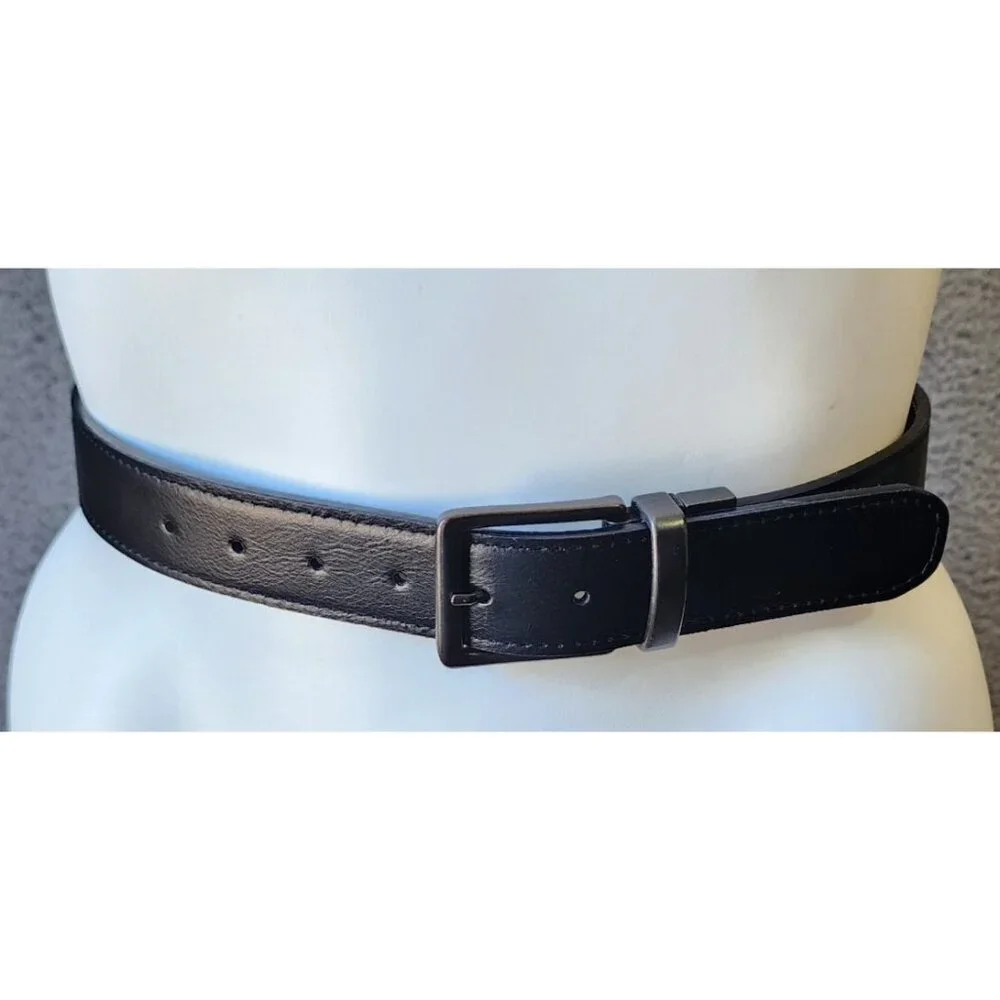 Levi's‎ Reversible Brown & Black Synthetic Leather Belt Size Small 30 - 32